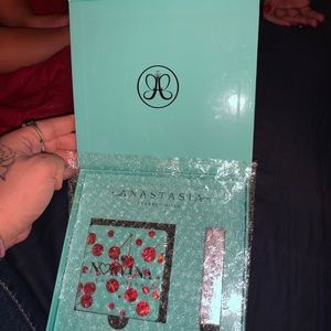 Anastasia Beverly Hills PR box Norvana Palate